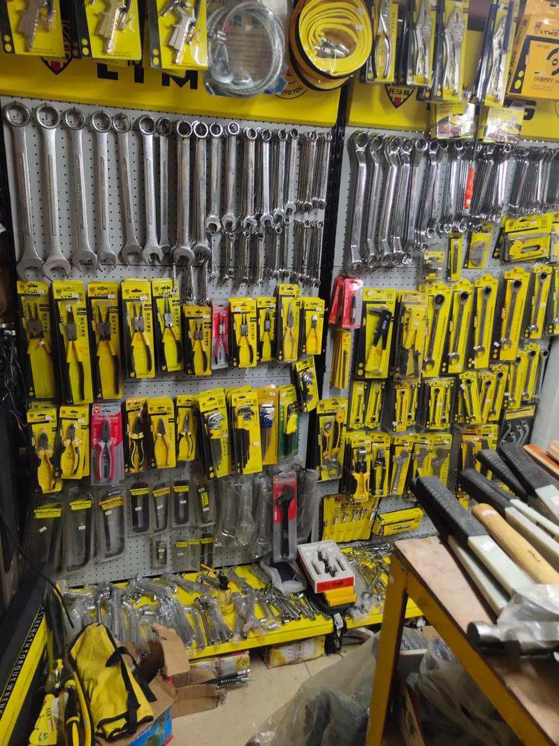 清远东城大学西路龙飞五金电动工具行 一站式电动工具与劳保用品专家